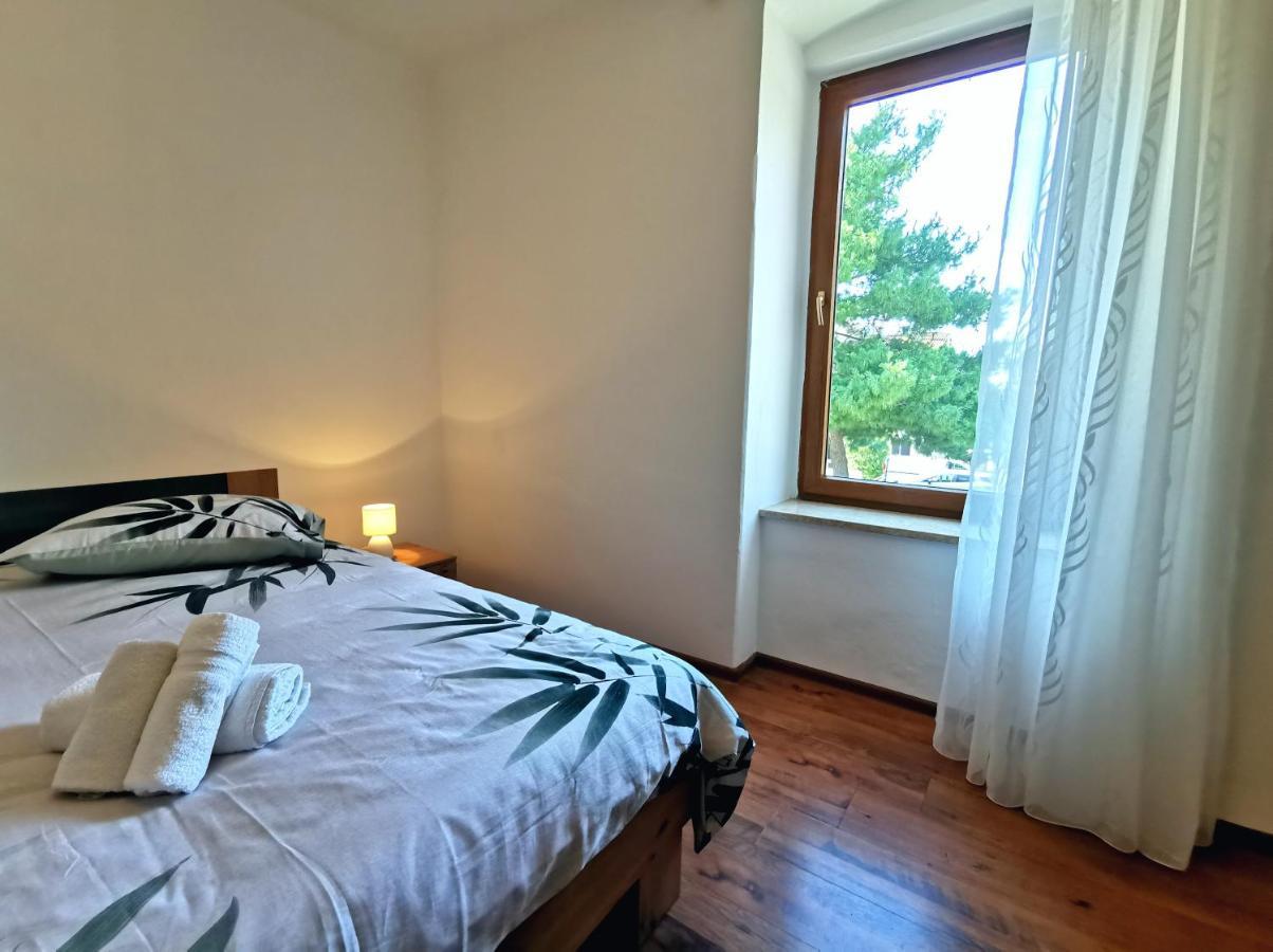 Appartement Parun à Pula Extérieur photo