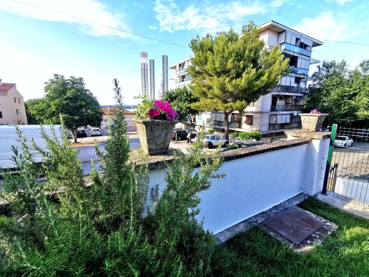Appartement Parun à Pula Extérieur photo